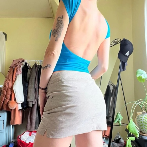 Blue backless top, fits size XS-S. Top has been never worn. - Picture 4 of 4